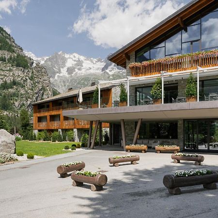Grand Hotel Courmayeur Mont Blanc, By R Collection Hotels Exteriér fotografie