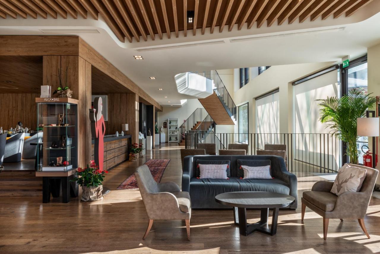 Grand Hotel Courmayeur Mont Blanc, By R Collection Hotels Exteriér fotografie