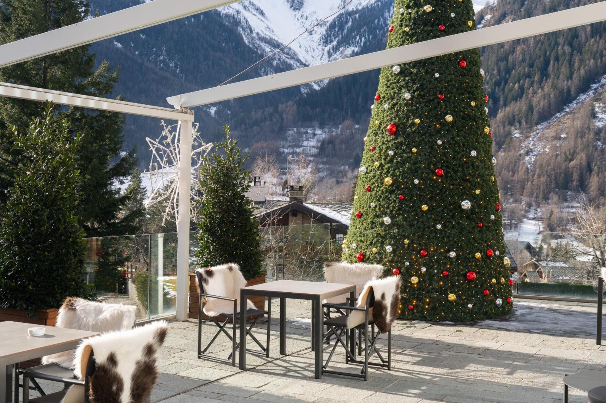 Grand Hotel Courmayeur Mont Blanc, By R Collection Hotels Exteriér fotografie