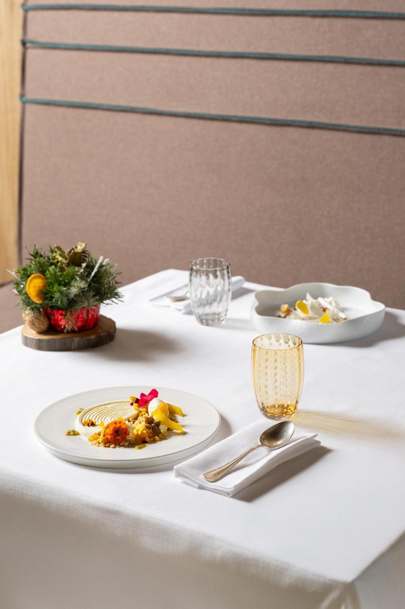 Grand Hotel Courmayeur Mont Blanc, By R Collection Hotels Exteriér fotografie