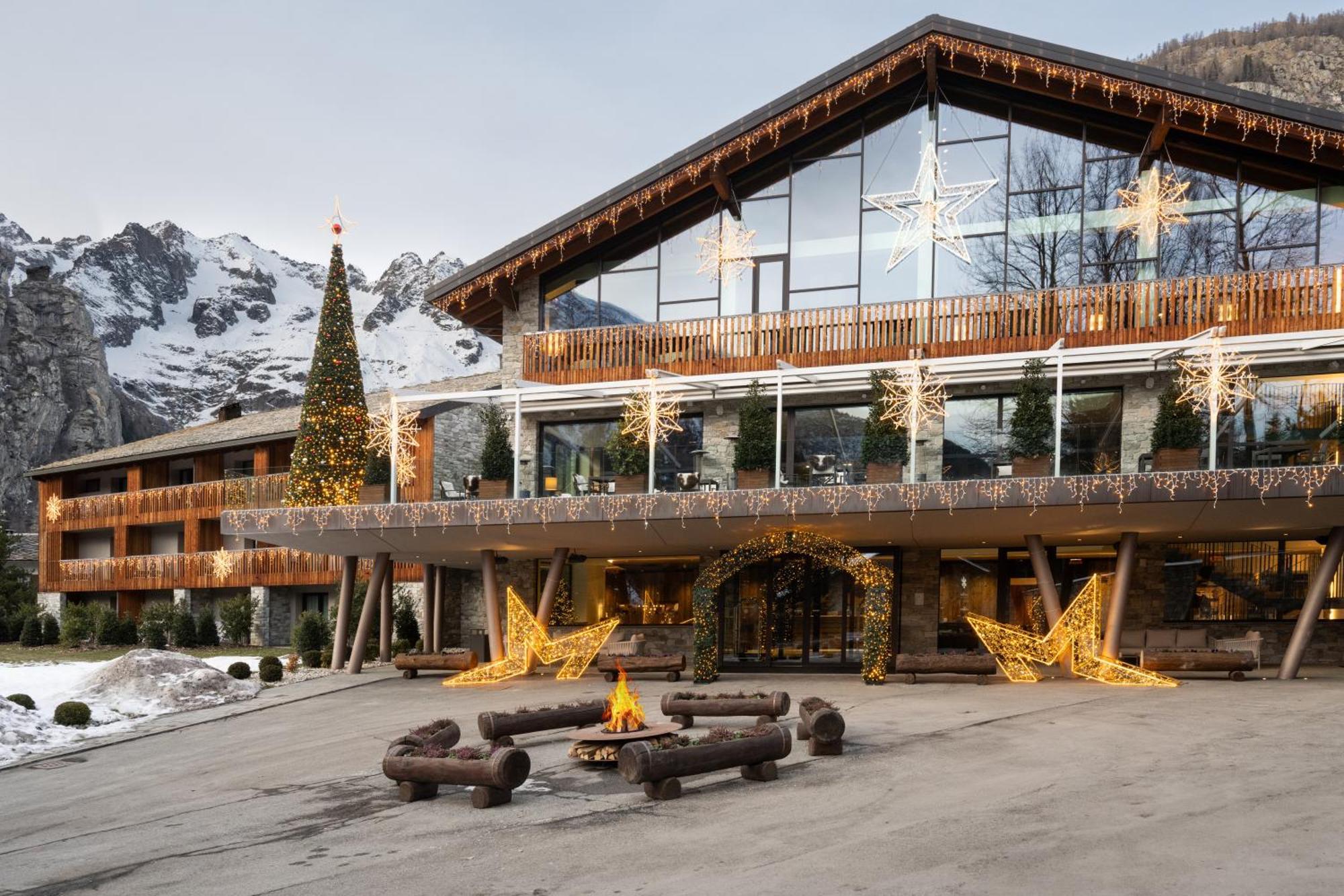 Grand Hotel Courmayeur Mont Blanc, By R Collection Hotels Exteriér fotografie