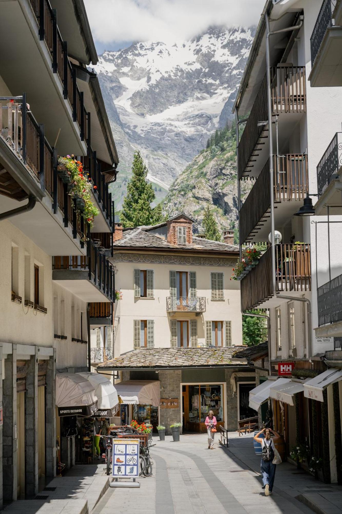 Grand Hotel Courmayeur Mont Blanc, By R Collection Hotels Exteriér fotografie