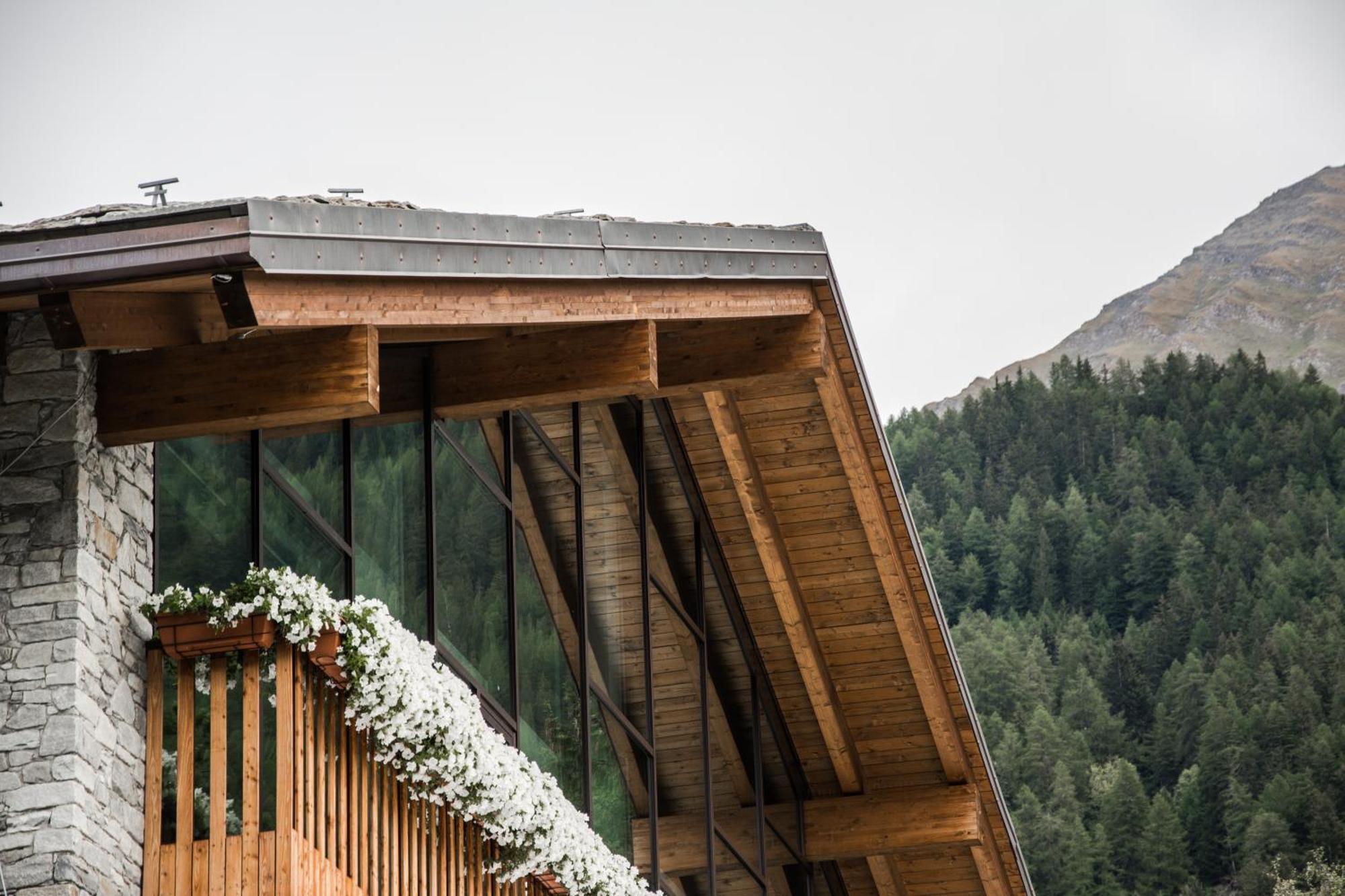 Grand Hotel Courmayeur Mont Blanc, By R Collection Hotels Exteriér fotografie