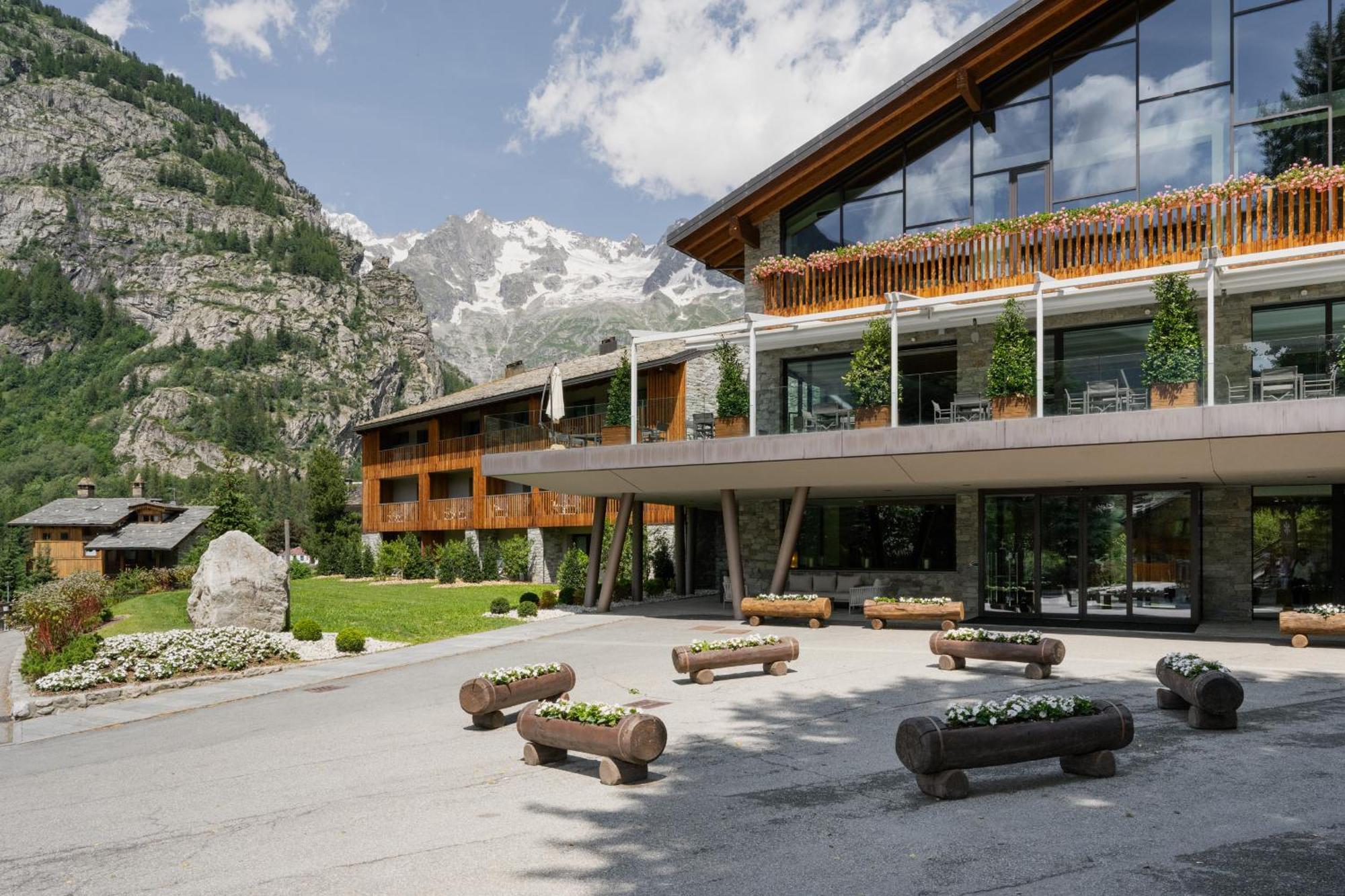 Grand Hotel Courmayeur Mont Blanc, By R Collection Hotels Exteriér fotografie